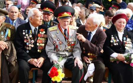 Ветераны получат по 10 тыс рублей к годовщине Битвы под Москвой